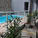 Ubatuba- Tropical Paradise - Toninhas